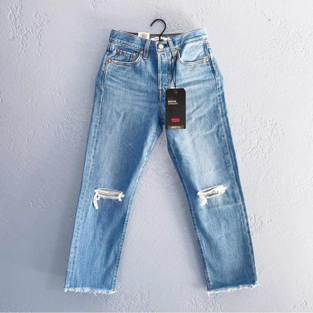 Levi’s Wedgie Straight Leg Jeans Size 24